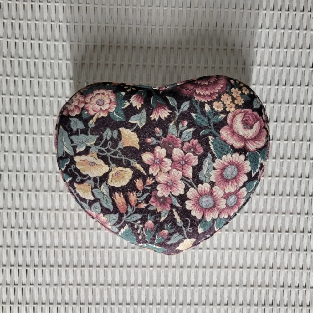 Floral Heart-Shaped Jewelry Box